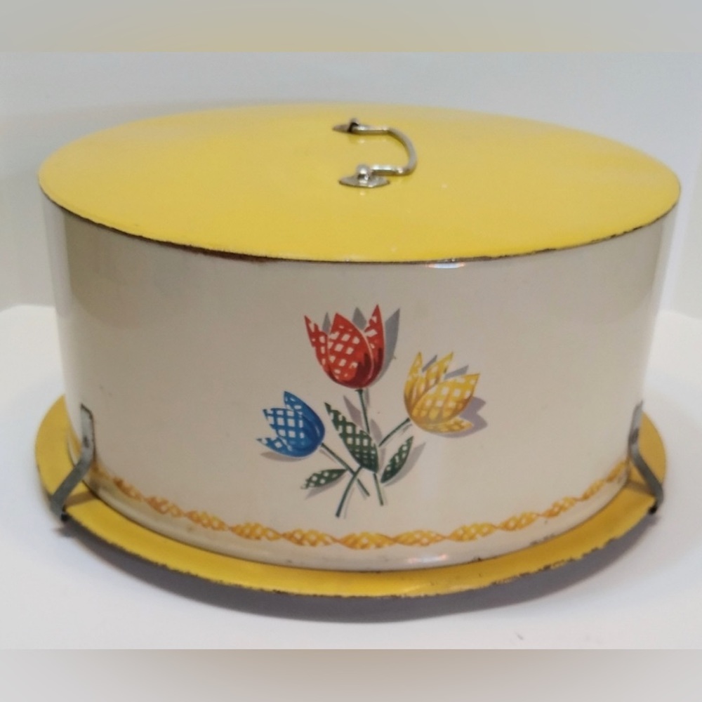 Vintage Deco Ware Cake Carrier